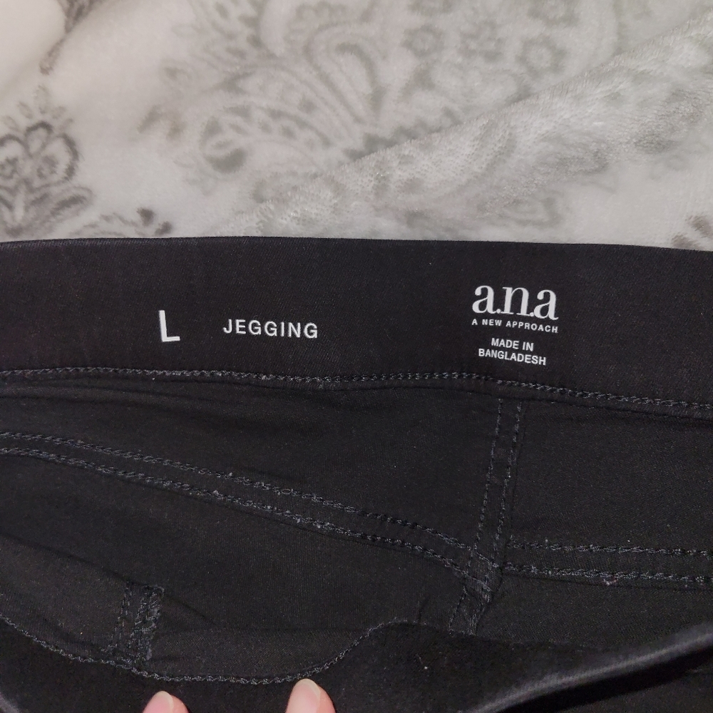 a.n.a. black jeggings size large